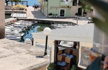 Apartments Turan Centrally Located with Free Parking - Photo 12