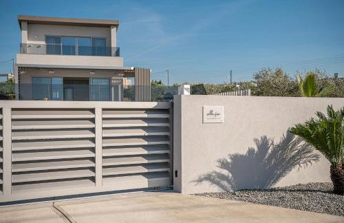 Fivi Villa, with Heated Pool & SeaViews, By ThinkVilla - Photo 27