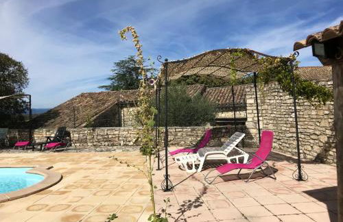 Location chaleureuse à Orgnac-l'Aven avec piscine partagée - Foto 21