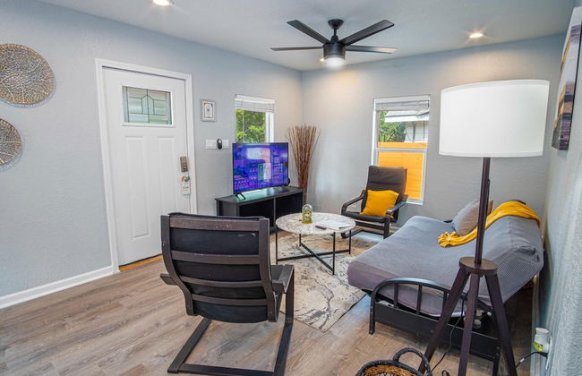 Charming 3br/1ba Close to Vibrant Downtown - Foto 10