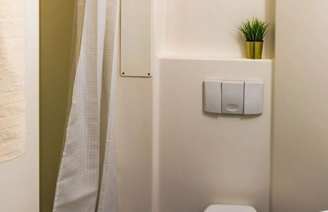 Student Only Buchanan View - Photo 8