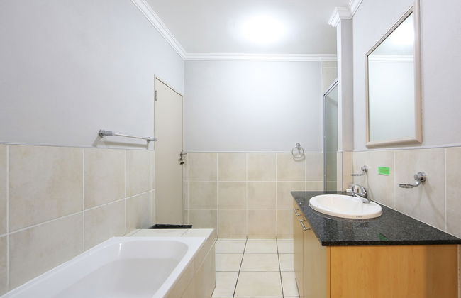 Prestige Apartment Sandton at Westpoint - Photo 35