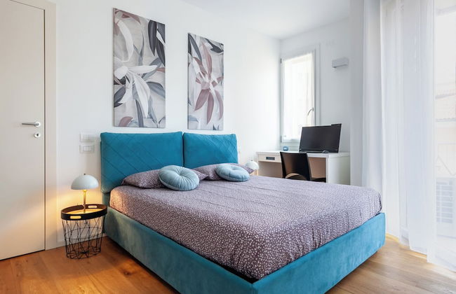 Charming Home - Photo 6