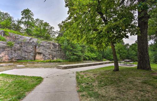 Central Creekfront Spearfish Apt by City Park - Foto 32