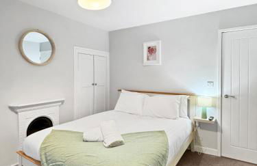 Sleeps 6 3bedroom House, Harlaxton Garden Driveway - Foto 10