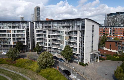 Vista Verde - Luxury City Penthouse 2BR - Sleeps up to 6 - Parking - Photo 64