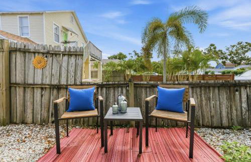 Shared Deck • Pet Friendly • Garden Courtyard - Foto 15