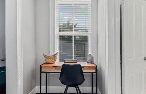 West High 3BR Private Backyard Petersburg Gem - Foto 25