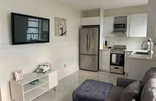 Transit-Friendly Flamingo Park Hideaway - Foto 13