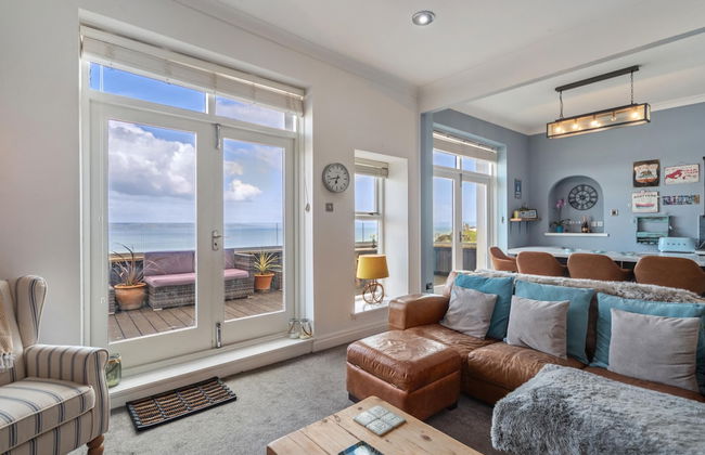 Royal Victoria Court 11 - Sea and Harbour Views - Photo 10