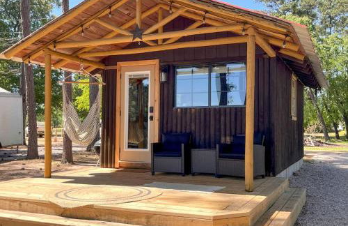 Beautiful Cabin by the Lake Nestled in Sabine National Forest for a Romantic Retreat in Hemphill, Texas - Foto 17