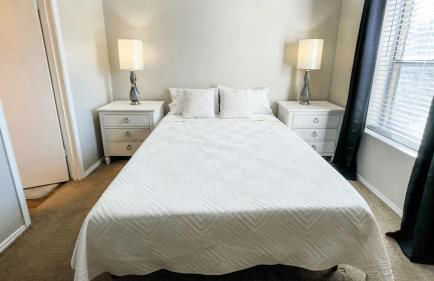 10 Min to Downtown - Pet-friendly, TV with Parking - Foto 5
