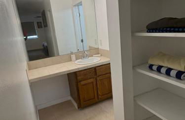 Private Oasis Condo with River views across from Laughlin - Foto 14