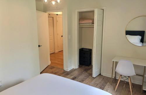 The Sawyer Hideaway - 3BR 2B with Hot Tub & Fire Pit - 5 mins to beach - Photo 28