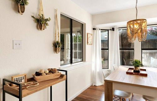 Charming & Bright W Lounging Pool and Hot Tub - Photo 46