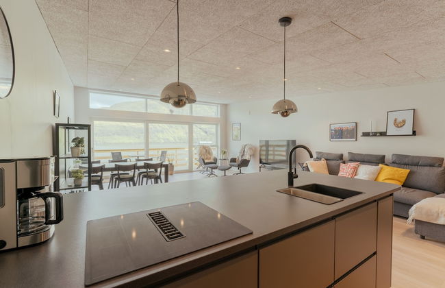 Luxurious Waterfront Retreat | Spectacular Views - Foto 8