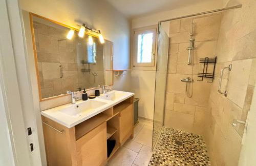 Maison avec piscine chauffée, centre village - Foto 25