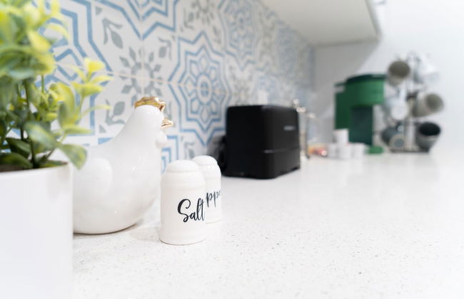 Modern Oasis - Photo 30