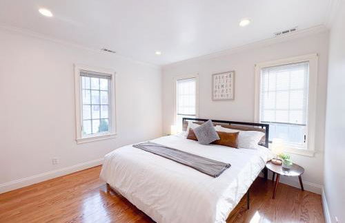 Family-Friendly 4 Bed 3 Bath Downtown Delight - Foto 28