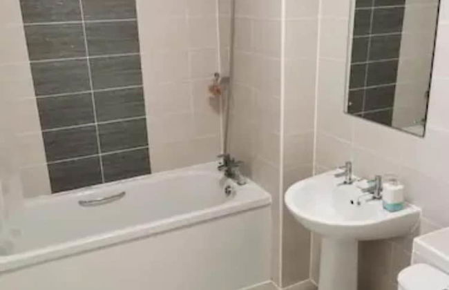 Entire 3 Bedroom House Manchester Free Parking - Foto 9