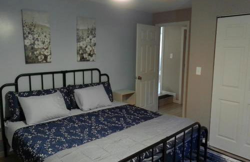 King Bed Creekfront Retreat in Jacksonville - Photo 49