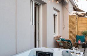 Hot tub with Acropolis view 1 minute from METRO TRAIN - Foto 34