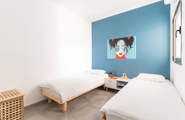 Vibrant Seaside Stay with Balcony by Sea N' Rent - Foto 31