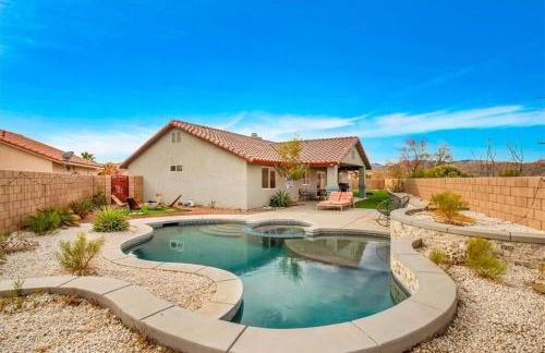 Stunning Joshua Home with Pool, Spa, & Game Room! - Foto 63
