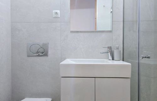 MINHA CASA SUA CASA - Cozy Little House, AC & WiFi - Foto 26