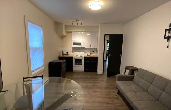 Calming 1bedroom Units With Balcony And City View - Photo 6