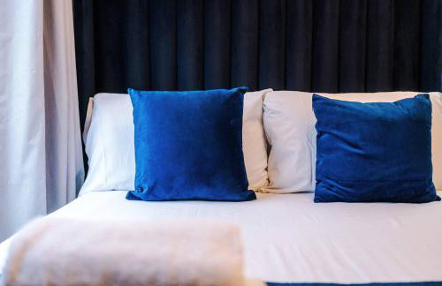 Long Stays Offers , New 2 Bed APT , Sleeps 3 , Wigan , Perfect for Relocations , Contractors , Families - Photo 44