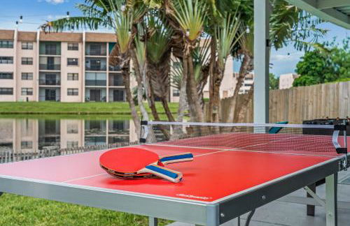 Waterfront Oasis Escape with 7 Seats Hot Tub! - Foto 40