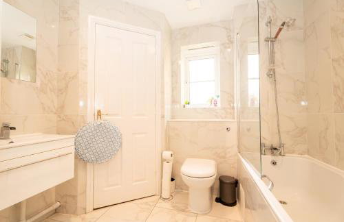 Pristine Purfleet Newly Renovated 2Bed, 2Bath - Photo 15