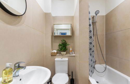 City Apartment - Sleeps 4 & Free Parking - Foto 8