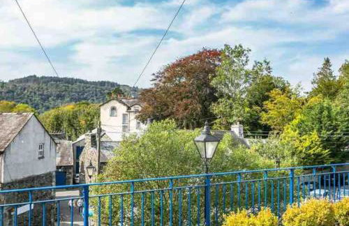 Bank Chambers in Bowness with Hot Tub and Lake Access - Photo 10