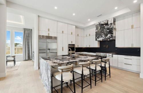 La Villa Nadia - Lakefront Luxury Vacation Rental in Destiny with Private Pool - Foto 33