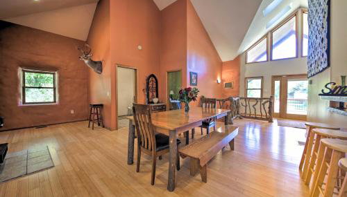 Peaceful Custom Carbondale Home with Deck, Near SIU! - Foto 5