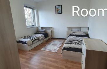 Zimmer 2 von 3 mit Gemeinschaftsbad-Küche, 30min Köln Messe Bahnhof, 5min Leverkusen Bahnhof Zentrum - Foto 1