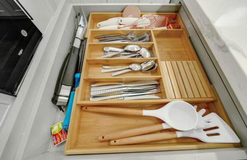 Gray Lux Hse 3BR 3 and half Ba MedCenter DownTWN HotTub - Photo 17