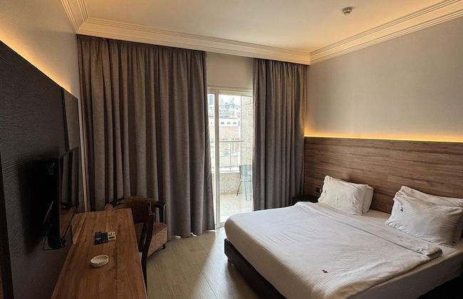 NY Suites Hotel - Photo 21