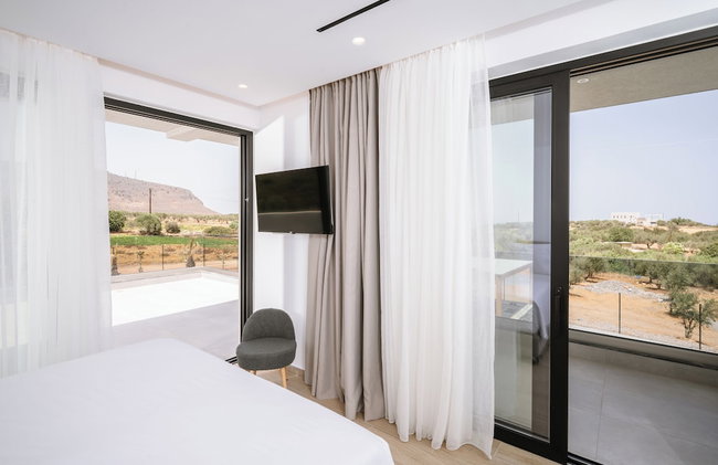 Villa Anassa - Luxurious 4-Bedroom Villa with Private Pool by Temma Villas - Photo 83