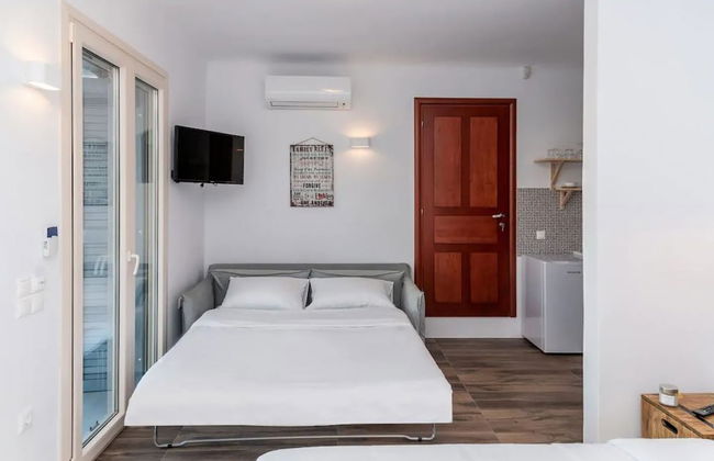 Etesians Suites & Villas - Photo 3