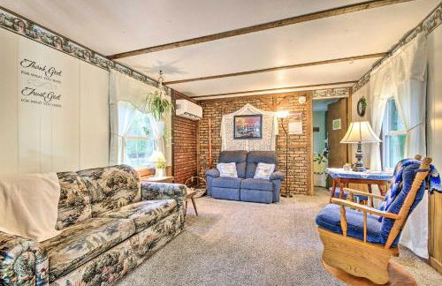 Unique Creekside Escape - Enjoy On-Site Goats! - Foto 15