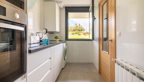 Moderno apartamento en Cudón - Foto 4, stove