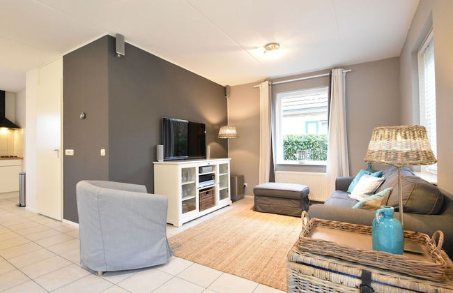 Quaint Holiday Home in Zonnemaire With Roofed Terrace - Foto 4