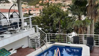 Entire villa with pool, ocean & mountain views - Foto 3, sunbed