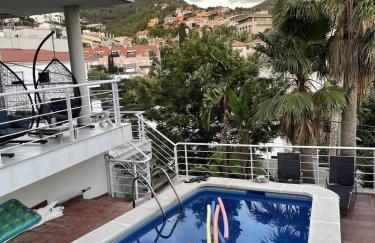 Entire villa with pool, ocean & mountain views - Foto 3