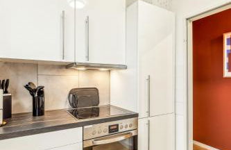 NASA Homes I Moderne Suite I Zentral I 3 Zimmer I 3 Balkone I neu renoviert I Smart TV I Hotelbetten - Foto 7