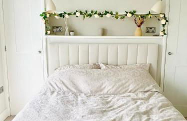 Sun Set House With Hot Tub - Photo 24