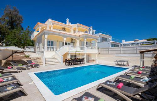 Villa Casa Castelo - Refúgio com piscina aquecível e BBQ na Galé, Albufeira - Foto 4